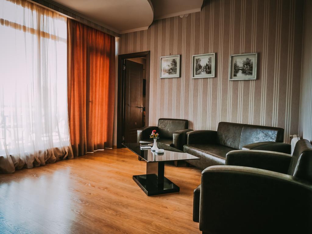 Tskaltubo Hotel Prometheus ภายนอก รูปภาพ